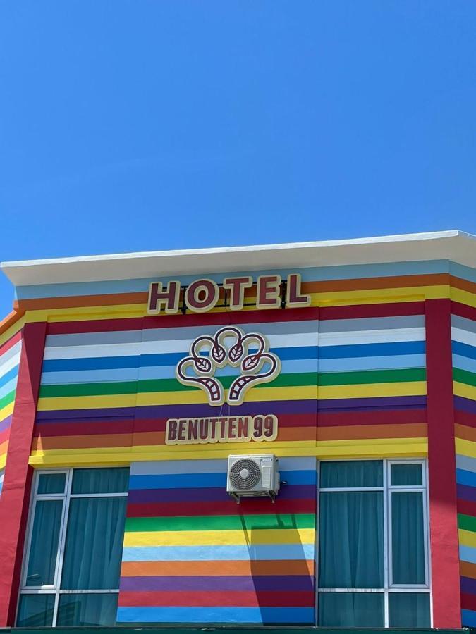 Benutten 99 Hotel Kampong Parit Tengah Eksteriør billede