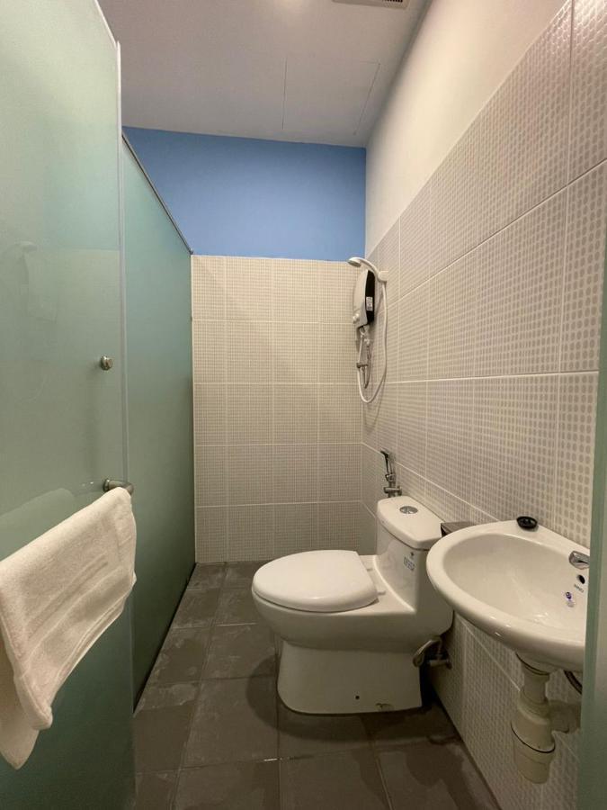 Benutten 99 Hotel Kampong Parit Tengah Eksteriør billede