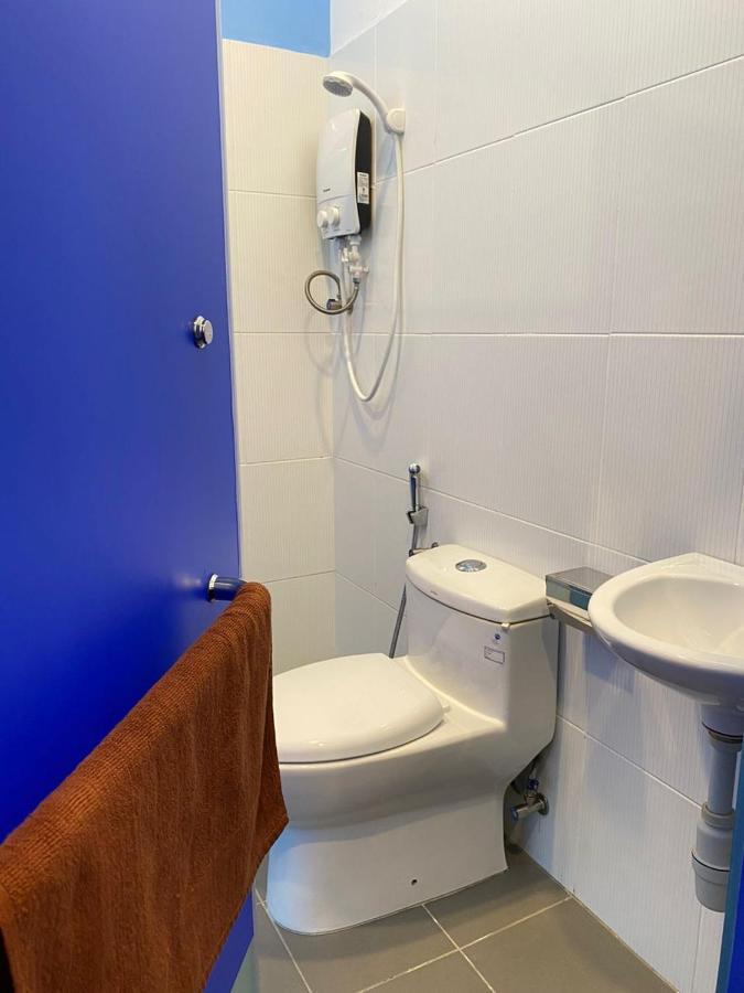Benutten 99 Hotel Kampong Parit Tengah Eksteriør billede